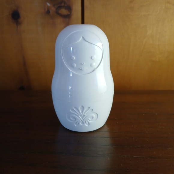 Matryoshka Russian Nesting Dolls Salt & Pepper Shakers NEW - Picture 2 of 12